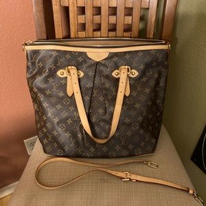 Louis Vuitton Palermo GM Zippered bag.
